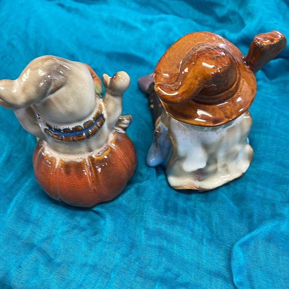 Seasonal Set of 2 Halloween Ceramic Shelf Sitter Figurines - Picture 5 of 7